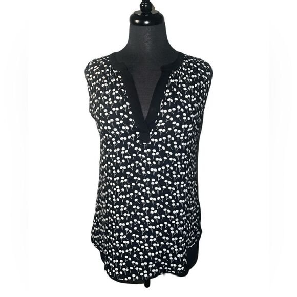 🐘Ann Taylor Loft Cherry Top - Picture 1 of 3